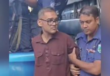 নাটোরে বিমানমন্ত্রীর পথসভা থেকে পিস্তলসহ যুবক আটক