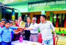 রাইখালী সরকারি প্রাথমিক বিদ্যালয়ে প্রীতি ফুটবল ম্যাচ