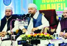 সন্তানকে মোবাইল নয়, দ্বীনি শিক্ষা দিন