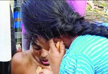 চোর সন্দেহে বেঁধে রাখা বাবাকে চা-রুটি খাওয়ানো সেই শিশুর দায়িত্ব নিল প্রশাসন