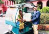 স্বামী অসুস্থ, তিন সন্তান নিয়ে রিকশা চালাচ্ছেন ইয়াসমিন