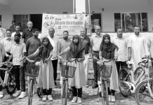 রোটারি ক্লাবের ২০টি বাইসাইকেল উপহার