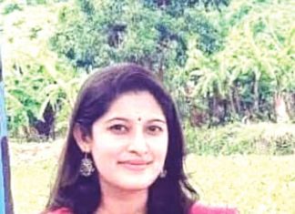 মেনে নেওয়া আর মনে নেওয়া