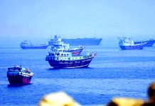 নতুন হামলার হুমকি ইরানের, হরমুজ নিয়ে মার্কিন জবাবের অপেক্ষা
