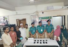 আকবরশাহ পুলিশের তৎপরতায় হারানো ১০ মোবাইল উদ্ধার