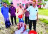 দুধ দিয়ে গোসল করে অনলাইন জুয়া ছাড়ার ঘোষণা যুবকের