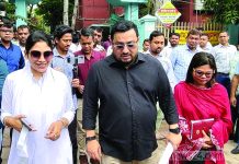 আকস্মিক পরিদর্শনে ভূমি প্রতিমন্ত্রী