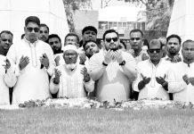 জিয়া ও খালেদা জিয়ার মাজার জিয়ারতে ওয়াসার নবনিযুক্ত চেয়ারম্যান