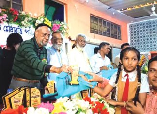 মেধাবী শিক্ষার্থীদের আলোয় আগামী দিনে সমৃদ্ধ দেশ গড়তে হবে