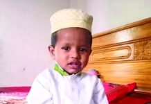 মায়ের কোল থেকে পড়ে রিকশার চাকায় প্রাণ গেল শিশুর
