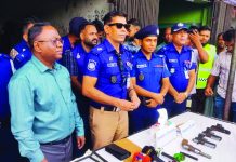 হাটহাজারীতে টেক্সি ওয়ার্কশপের আড়ালে অস্ত্রের কারখানা