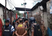খুলশীতে পুলিশের ওপর হামলা, গোপন সুড়ঙ্গে পালালেন ‘বগা’