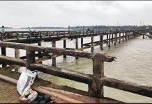 সংস্কারের অভাবে ঝুঁকিপূর্ণ শাহপরীর দ্বীপের জেটি