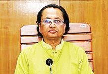 জটিল পরিস্থিতিতে কঠিন সিদ্ধান্ত নিতে সরকার বাধ্য হয়েছে : তথ্য উপদেষ্টা