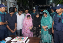 শেখ হাসিনার জন্মদিনে কেক কাটতে গিয়ে বায়েজিদে ৩ নারীসহ আটক ৭