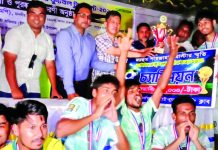কাপ্তাইয়ে শাহজাহান স্মৃতি মিনিবার ফুটবল টুর্নামেন্ট সম্পন্ন