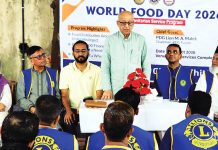 মানুষের পাশে দাঁড়ানোই প্রকৃত মানবিকতা