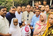 পটিয়ায় অগ্নিকাণ্ডে ক্ষতিগ্রস্তদের পাশে এমপি এনামুল হক