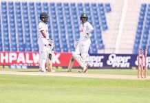 তিন অঙ্কে কেউ নেই, তবু রেকর্ড বাংলাদেশের