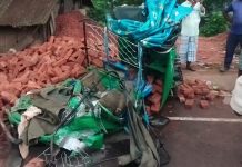 রাউজানে আত্মীয়ের জানাজা শেষে ফেরার পথে চাঁদের গাড়ির চাপায় ক্ষতবিক্ষত শিশুসহ ৫ জন