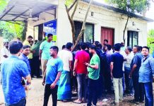 পিডিবি প্রকৌশলীর ‘ইগো’, বিআরটিএ কার্যালয়ে দুর্ভোগ