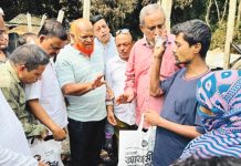 সৈয়দনগরে অগ্নিকাণ্ডে ক্ষতিগ্রস্ত পরিবারের মাঝে নগদ অর্থ ও বস্ত্র বিতরণ