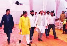 প্রধানমন্ত্রীর আগমনস্থল জেএম সেন হল পরিদর্শনে মেয়র