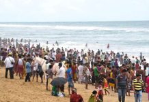 কক্সবাজারে সাগরে নেমে তিন পর্যটকের মৃত্যু, নিখোঁজ দুই