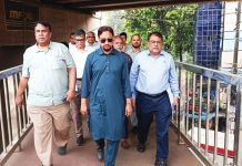 পণ্য বিক্রি ও রাতে ঘুমানোর জন্য জিইসি মোড়ে ফুটওভার ব্রিজ নির্মাণ করা হয়নি : মেয়র