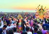 প্রতিমা বিসর্জনে লোকে লোকারণ্য সমুদ্র সৈকত
