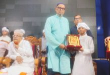 কোরআনের হিফজ সম্পন্নকারী শিক্ষার্থীদের সম্মাননা