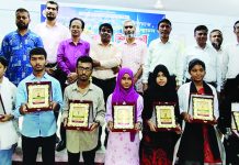 জঙ্গলখাইন উচ্চ বিদ্যালয়ে বিতর্ক প্রতিযোগিতার পুরস্কার বিতরণ