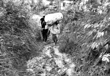 ৩৫ বছরেও বদলায়নি সড়কটির ভাগ্য