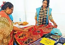 চট্টগ্রাম নগরীতে বিদ্যানন্দের ‘৫ টাকার পূজার বাজার’