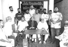 দুস্থ ও অসহায় পরিবারের মাঝে সেলাই মেশিন বিতরণ