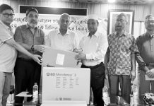 ডায়াবেটিক জেনারেল হাসপাতালে মা ও শিশু হাসপাতালের পক্ষে ওষুধ হস্তান্তর