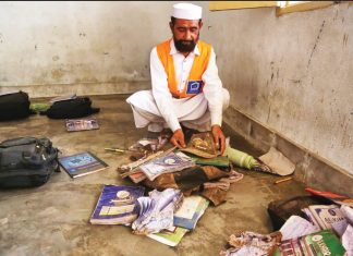 পাকিস্তানে স্কুলের ছাদ ধসে ৩৩ শিশু ও এক শিক্ষক নিহত