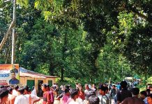 রাঙ্গুনিয়ায় বনবিভাগের উচ্ছেদ নিয়ে বিরোধ, সড়ক অবরোধ