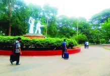 আবার ক্যাম্পাসে ফেরার ঘোষণা উপাচার্যের, শিক্ষার্থীরা বললেন শাটডাউন চলবে