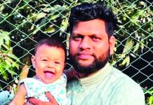 বাস-ট্যাক্সির মুখোমুখি সংঘর্ষ, মারা গেল বাবা-মেয়ে