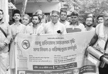 কাট্টলীতে শাহ এমদাদীয়ার ডেঙ্গু প্রতিরোধে মশা নিধন ও পরিচ্ছন্নতা কর্মসূচি