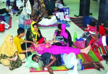 বারান্দার মেঝেতে স্ট্রোক রোগীর চিকিৎসা