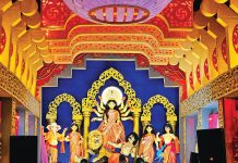 শারদীয় দুর্গোৎসব শুরু, আজ মহাষষ্ঠী