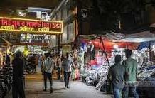 রাত ৮টায় বন্ধের সূচিতে ফিরছে দোকানপাট