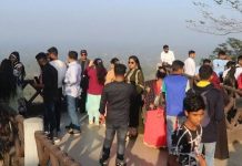 বান্দরবানে পর্যটকদের উপচে পড়া ভিড়