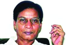 দেহাতীত প্রেমে ভাস্বর ময়ুখ চৌধুরীর কবিতা
